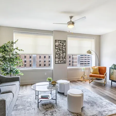 Elegant Condo Near French Quarter And Bourbon St